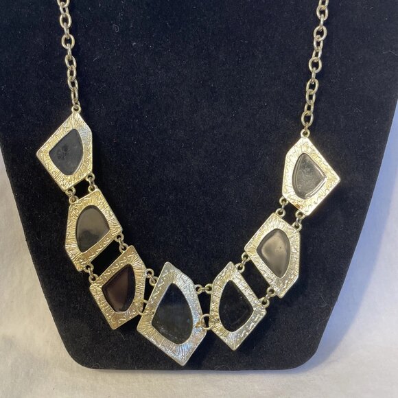 Gold Tone Chain With 7 Large Geometric Black Faceted Synthetic Stones in Bezels - Picture 4 of 10